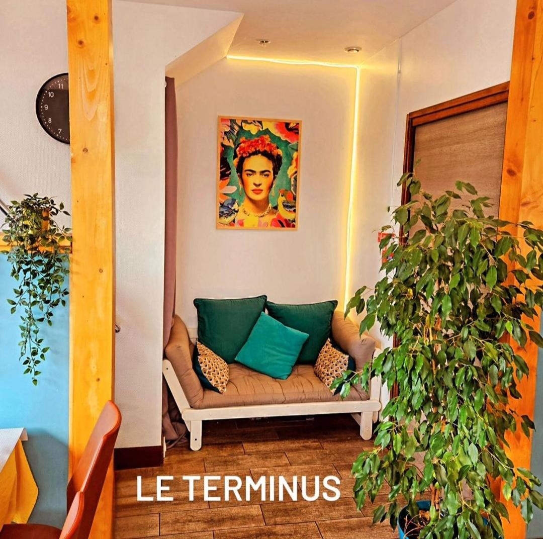 Hotel Le Terminus LʼArbresle Esterno foto